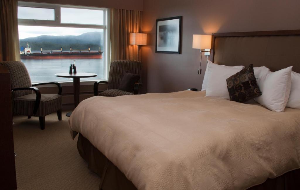 Inn On The Harbour Prince Rupert Ruang foto